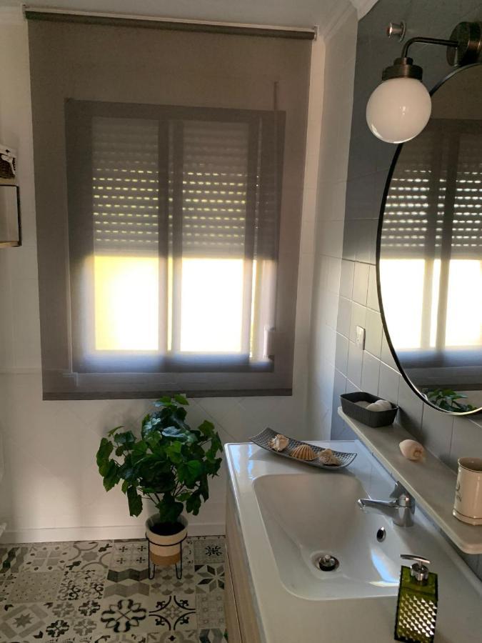 Acogedor Apartamento En Pleno Corazon De Triana Seville Exterior photo